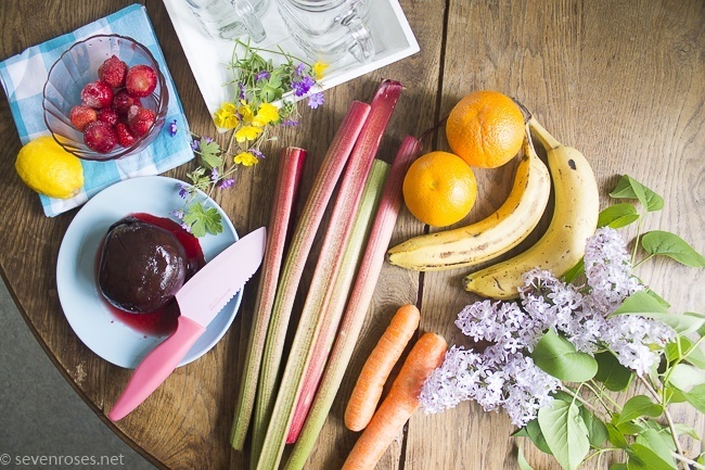 Ingredients for the Ruby red antioxidant smoothie