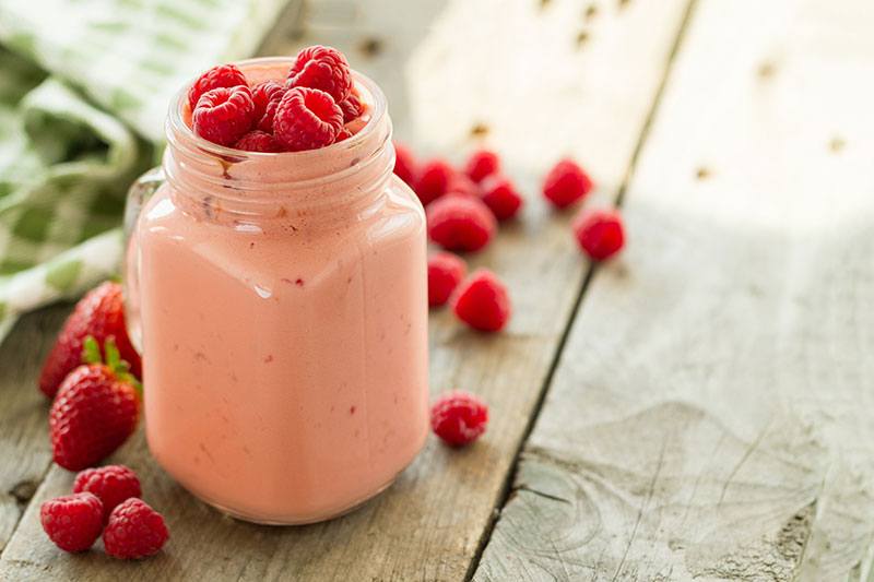 Only 4 ingredients (and a couple of toppings) make this fresh smoothie so easy to whip up