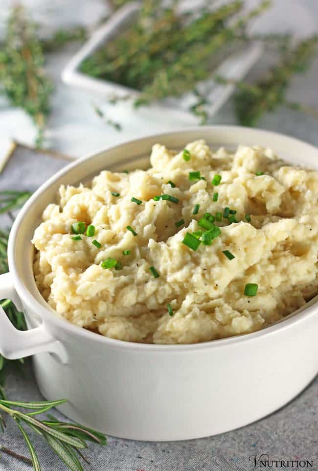 The Creamiest Vegan Cauliflower Mashed Potatoes {GF}