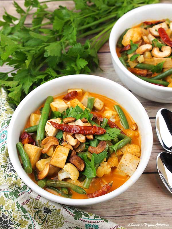 Slow Cooker Curry with Tofu and Veggies