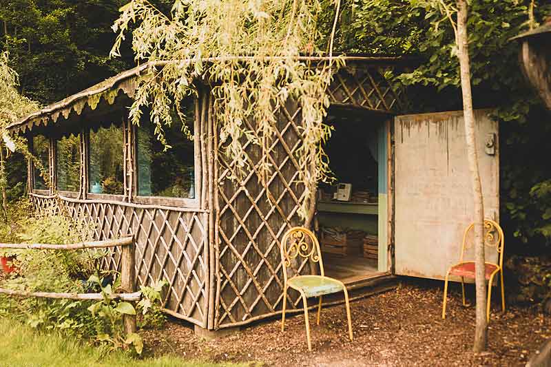 The reading shack at Jardin de Berchigranges