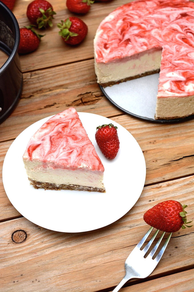 No-Bake Strawberry Swirl Cheesecake