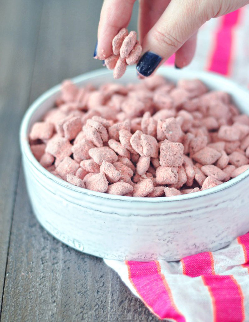 POWDER PINK STRAWBERRY PUPPY CHOW