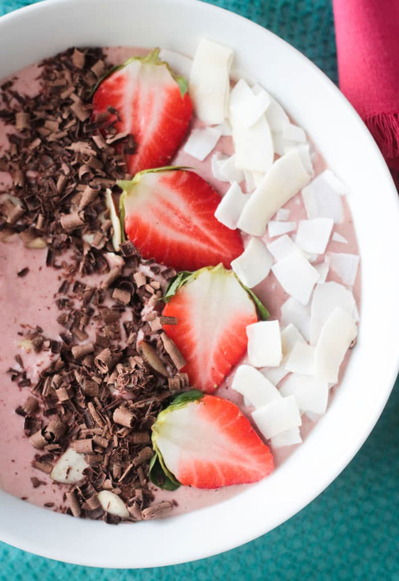 Chocolate Covered Strawberry Smoothie Bowl