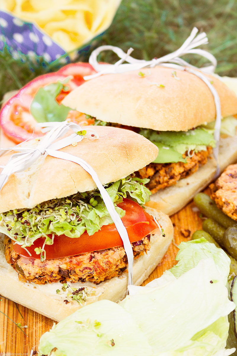 Black Bean Salsa Burgers 