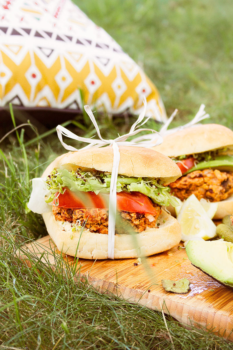 Black Bean Salsa Burgers 