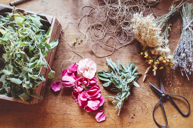 DIY smudge sticks: use local and seasonal herbs