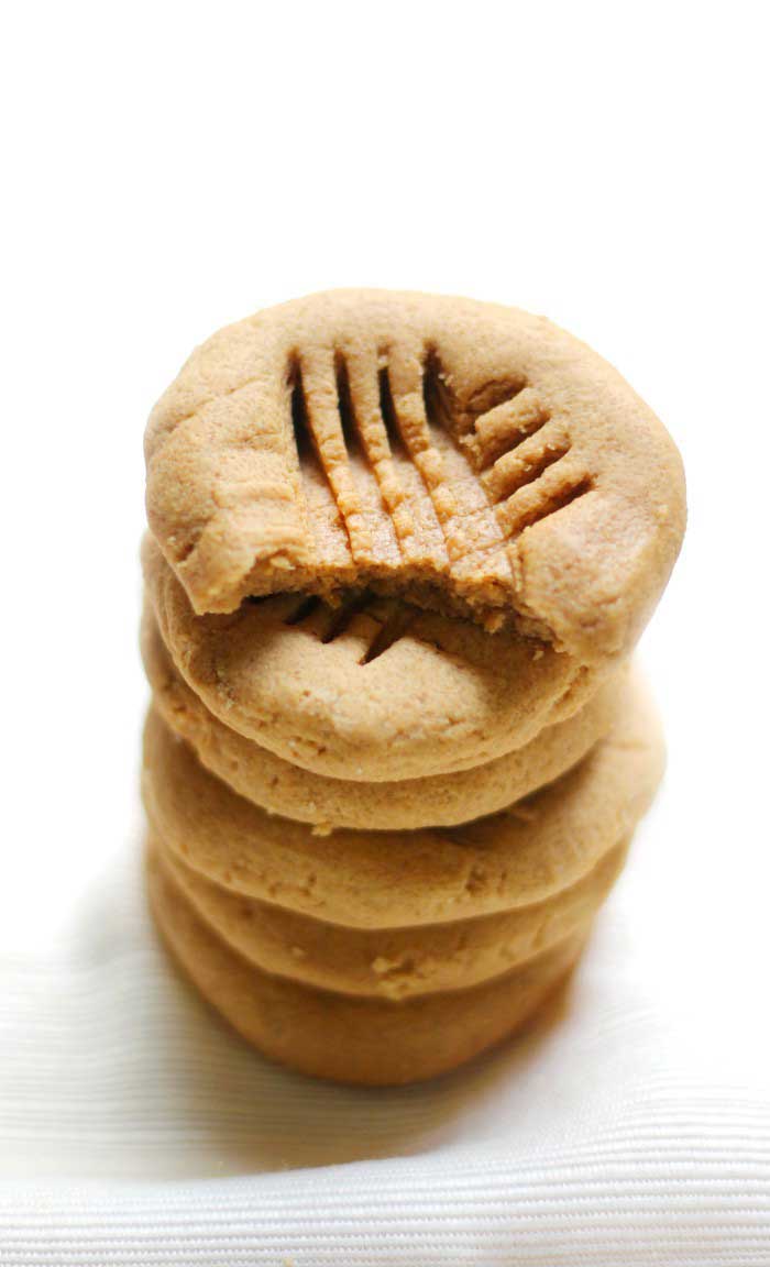 3-ingredient old-fashioned peanut butter cookies