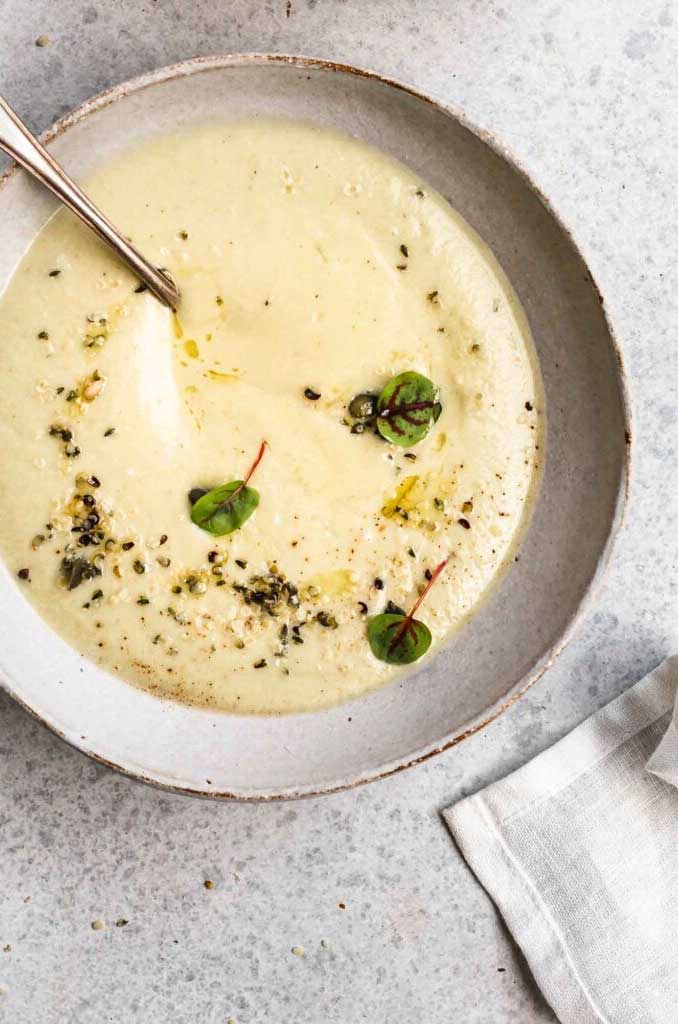 3-Ingredient Vegan Zucchini Soup